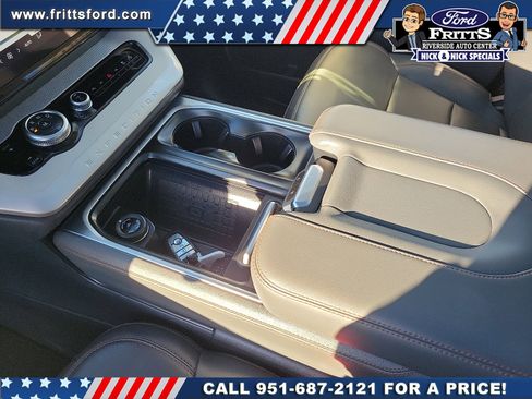 Certified 2025 Ford Expedition Active image 8