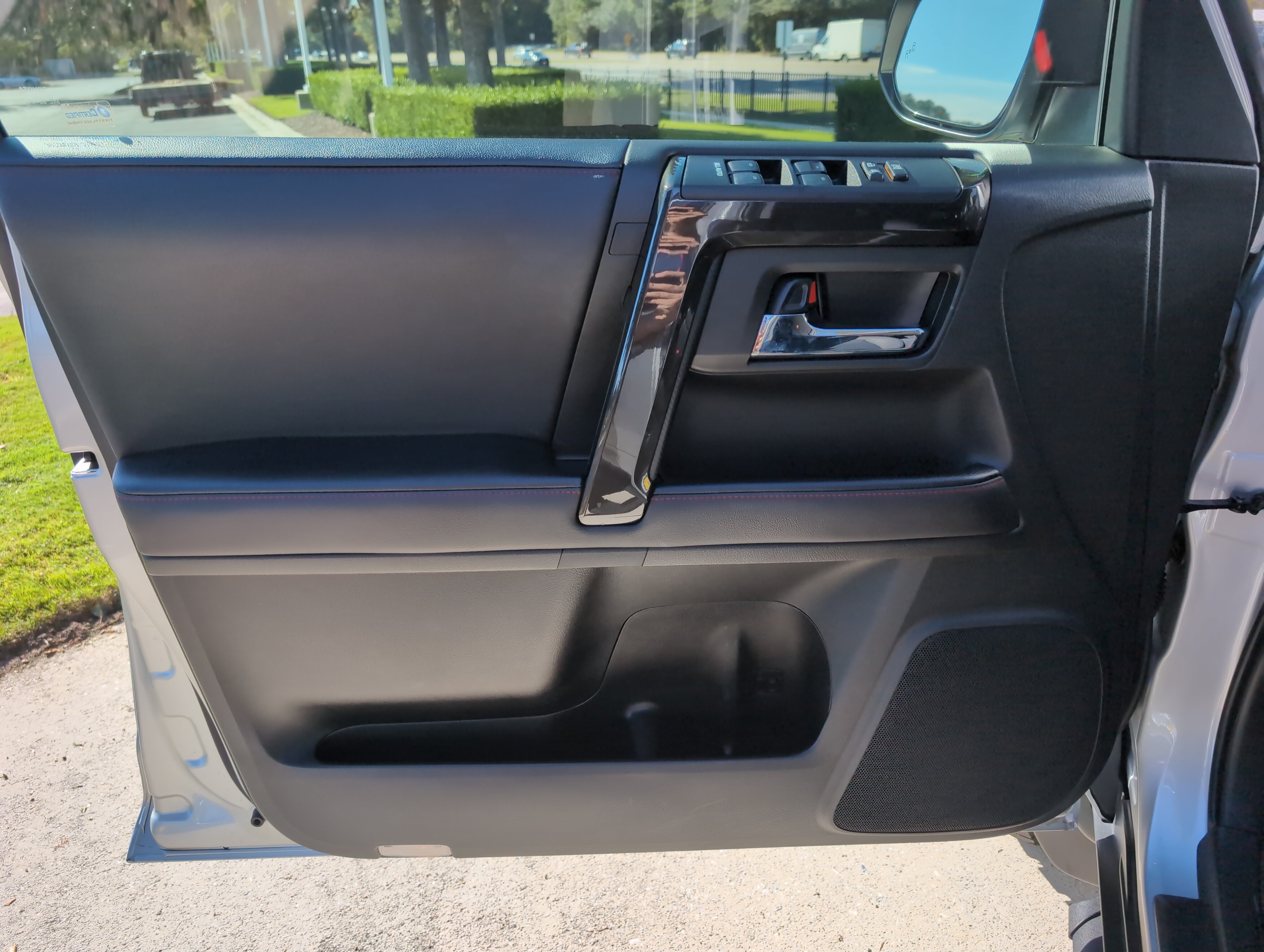 Certified 2023 Toyota 4Runner TRD Off-Road Premium w/ Moonroof Package AWD/4WD image 2