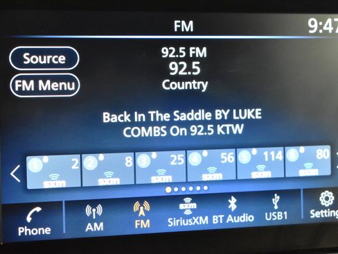 Used 2023 Nissan Sentra SV image 27