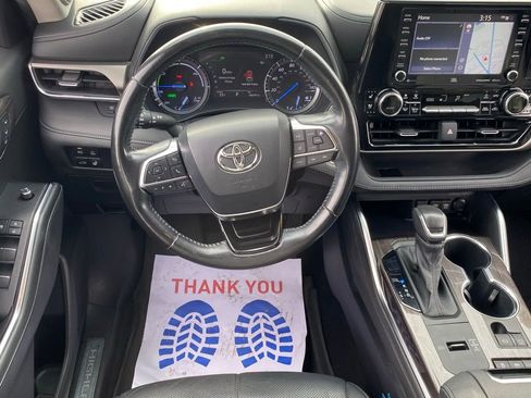 Used 2020 Toyota Highlander Limited image 11