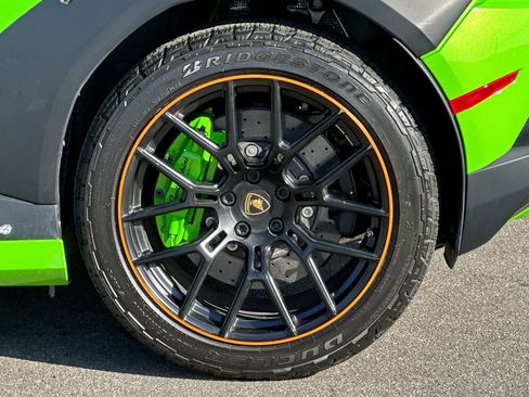 Used 2024 Lamborghini Huracan Sterrato image 43