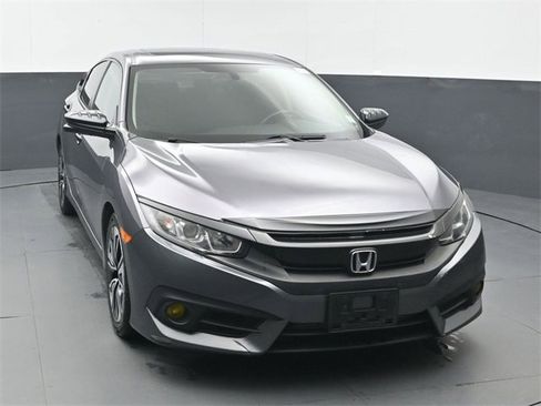 Used 2018 Honda Civic EX-T image 8