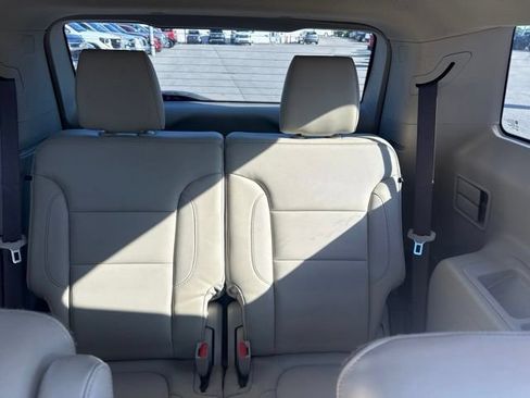 Used 2018 GMC Acadia Denali w/ Technology Package FWD image 27