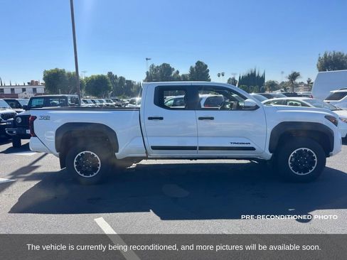 Used 2024 Toyota Tacoma TRD Off-Road AWD/4WD image 6