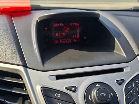 Used 2013 Ford Fiesta SE image 33