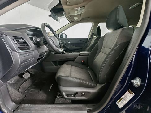 Used 2025 Nissan Rogue SV FWD image 13