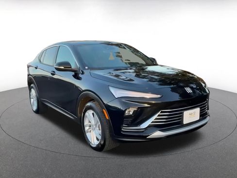 Used 2025 Buick Envista Preferred image 2