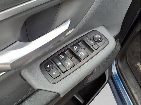 Used 2019 RAM 1500 Big Horn AWD/4WD image 16