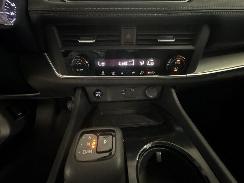 Used 2024 Nissan Rogue SV FWD image 35