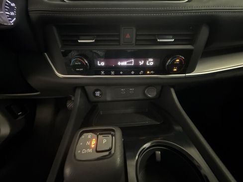 Used 2024 Nissan Rogue SV FWD image 35