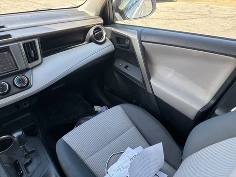 Used 2014 Toyota RAV4 LE image 17