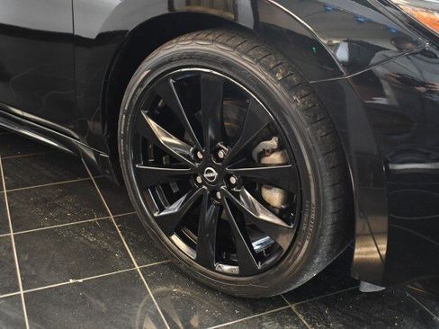 Used 2023 Nissan Maxima SR w/ Sport Mat Group FWD image 43