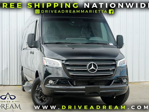 Used 2023 Mercedes-Benz Sprinter 3500 image 2