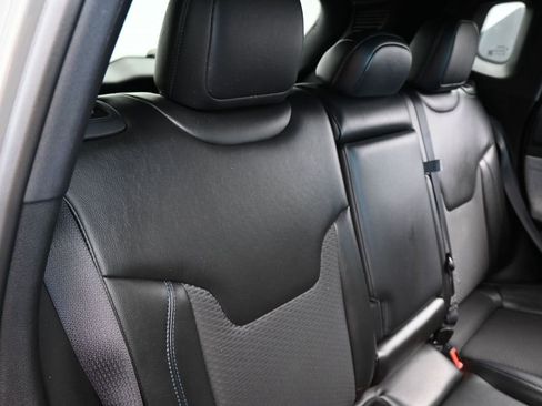 Used 2023 Jeep Compass Latitude AWD/4WD image 35