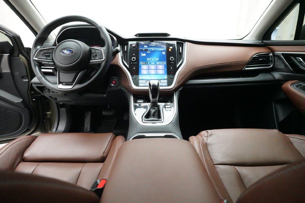 Used 2020 Subaru Outback Touring AWD/4WD image 5