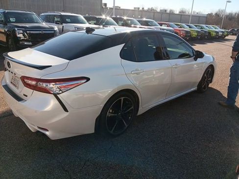 Used 2020 Toyota Camry XSE image 5