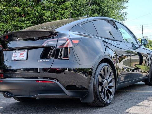 Used 2023 Tesla Model Y Performance image 27