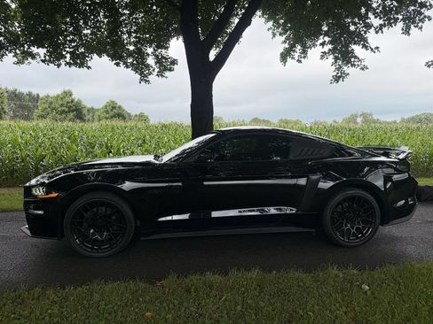Used 2018 Ford Mustang GT RWD image 5
