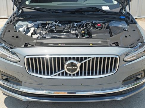 Used 2023 Volvo S90 B6 Plus w/ Protection Package Premier image 6