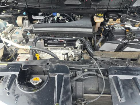 Used 2016 Nissan Rogue SV FWD image 6