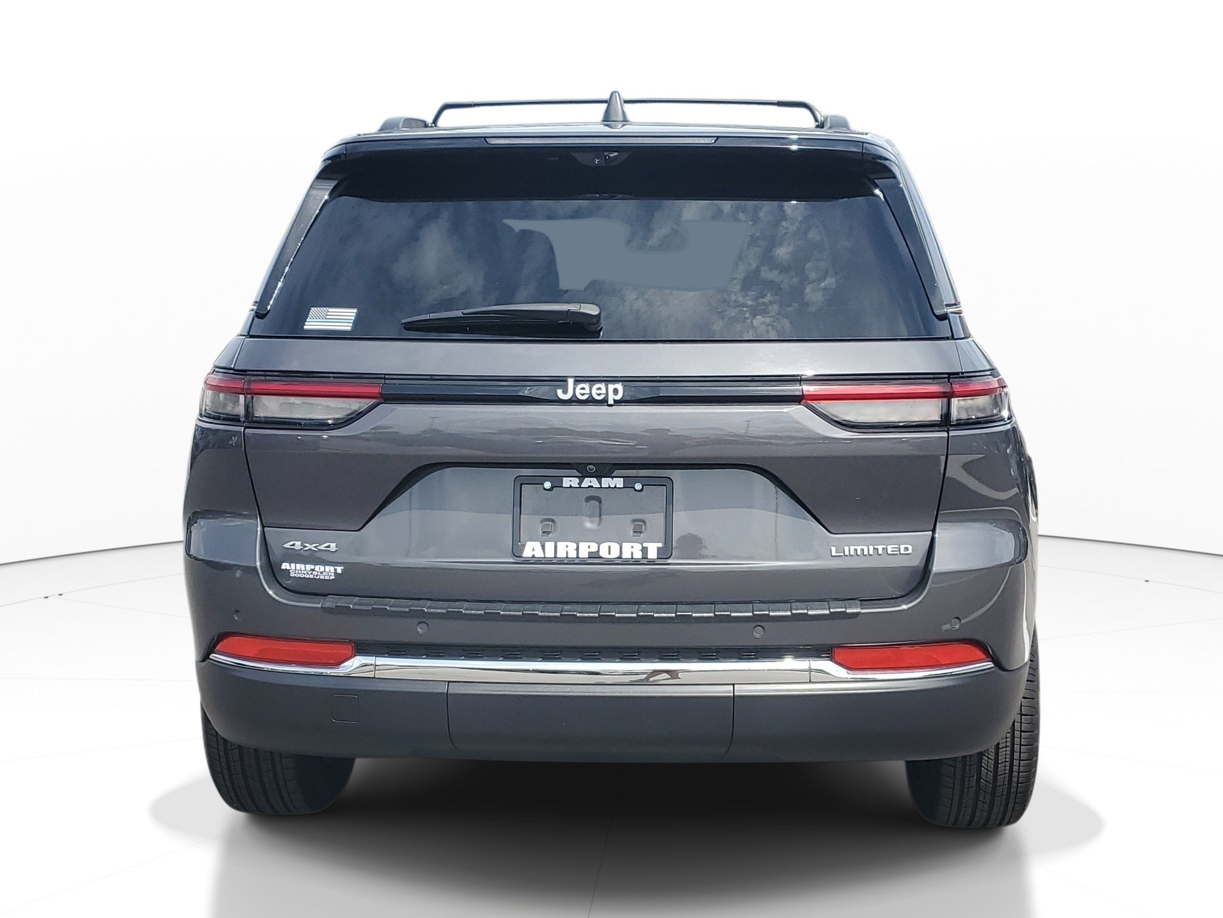 Used 2025 Jeep Grand Cherokee Limited w/ Luxury Tech Group II AWD/4WD image 6