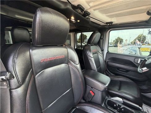 Used 2020 Jeep Wrangler Unlimited Rubicon AWD/4WD image 36