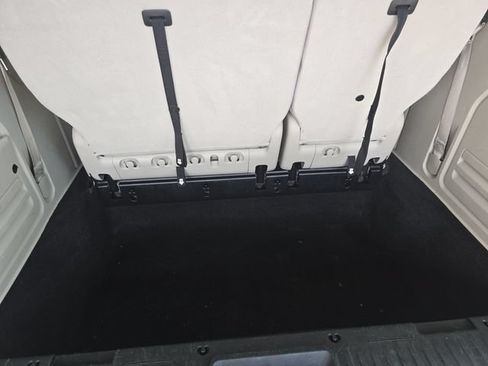 Used 2013 Dodge Grand Caravan Crew FWD image 15
