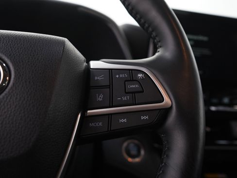Used 2024 Toyota Highlander Limited AWD/4WD image 33