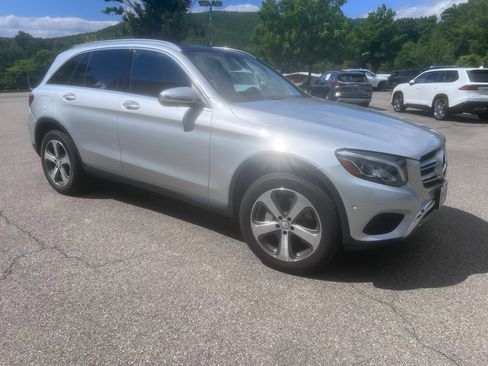 Used 2017 Mercedes-Benz GLC 300 4MATIC image 1