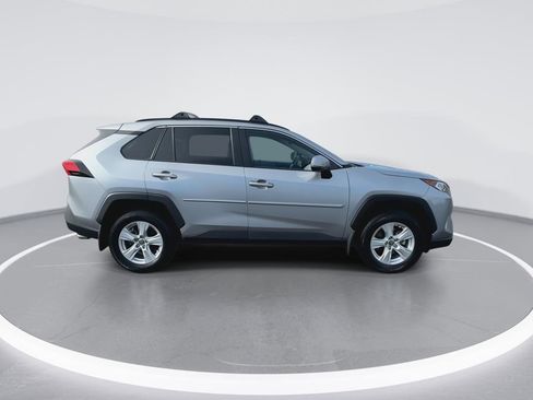 Used 2021 Toyota RAV4 XLE image 9