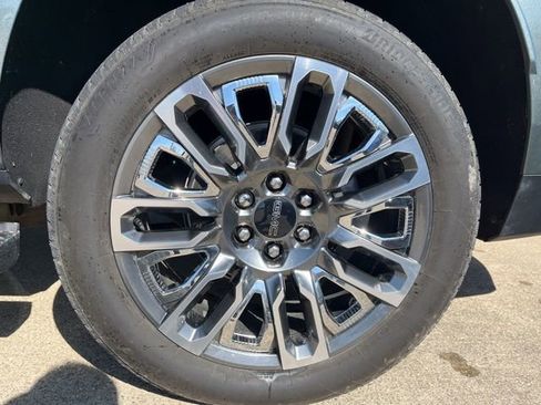 Used 2024 GMC Yukon XL Denali Ultimate AWD/4WD image 30