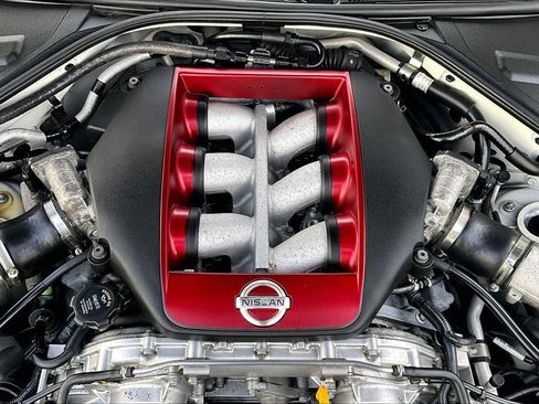 Used 2010 Nissan GT-R Premium AWD/4WD image 29