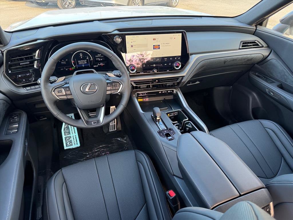 Used 2026 Lexus TX 500h AWD w/ Technology Package image 9