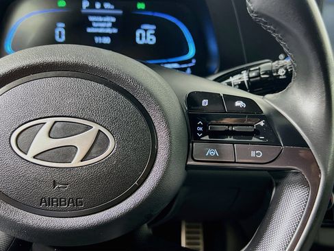 Used 2025 Hyundai Elantra Sport FWD image 18