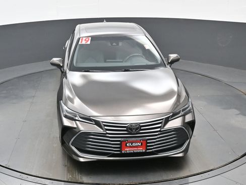 Used 2019 Toyota Avalon Limited image 36