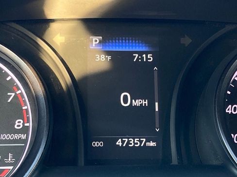 Used 2024 Toyota Camry SE image 14