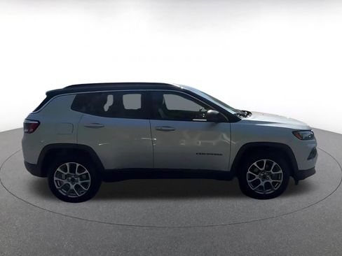 Used 2025 Jeep Compass Limited AWD/4WD image 16
