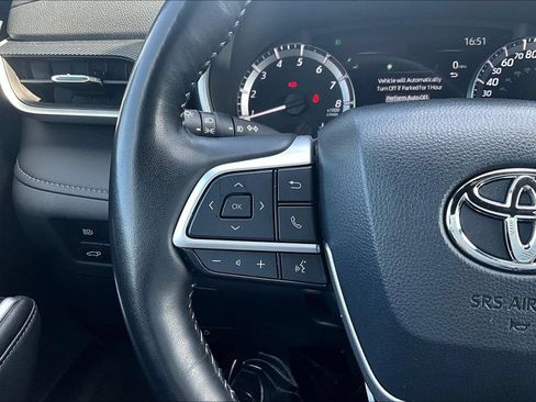Used 2024 Toyota Highlander XSE AWD/4WD image 11