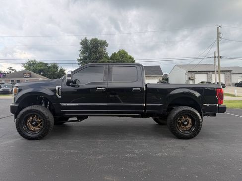 Used 2021 Ford F250 Platinum AWD/4WD image 2