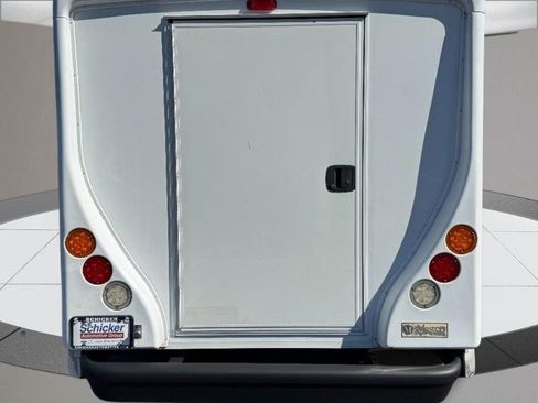 Used 2016 Ford E-350 and Econoline 350 Super Duty image 4