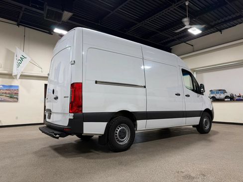Used 2020 Mercedes-Benz Sprinter 2500 image 5