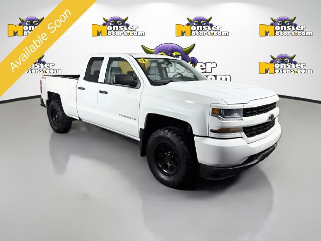 Used 2018 Chevrolet Silverado 1500 Custom w/ Custom Convenience Package AWD/4WD image 3