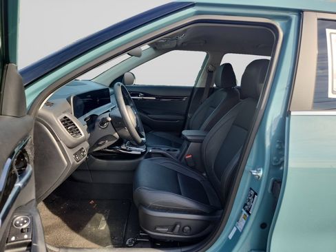 Certified 2025 Kia Seltos EX AWD/4WD image 10