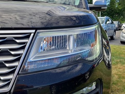 Used 2018 Ford Explorer Platinum AWD/4WD image 10