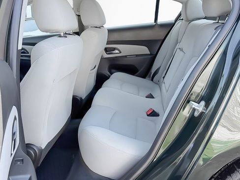Used 2015 Chevrolet Cruze LT image 14
