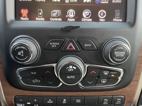 Used 2015 RAM 1500 Laramie w/ Convenience Group image 24