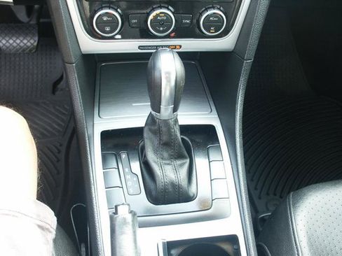 Used 2012 Volkswagen Passat 2.5 SE FWD image 12