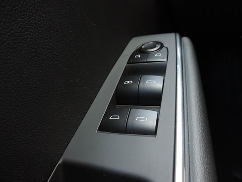 Used 2025 GMC Acadia Elevation FWD image 23