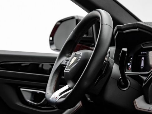 Used 2025 Lamborghini Urus SE AWD/4WD image 61