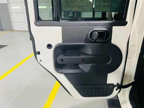 Used 2007 Jeep Wrangler X image 23